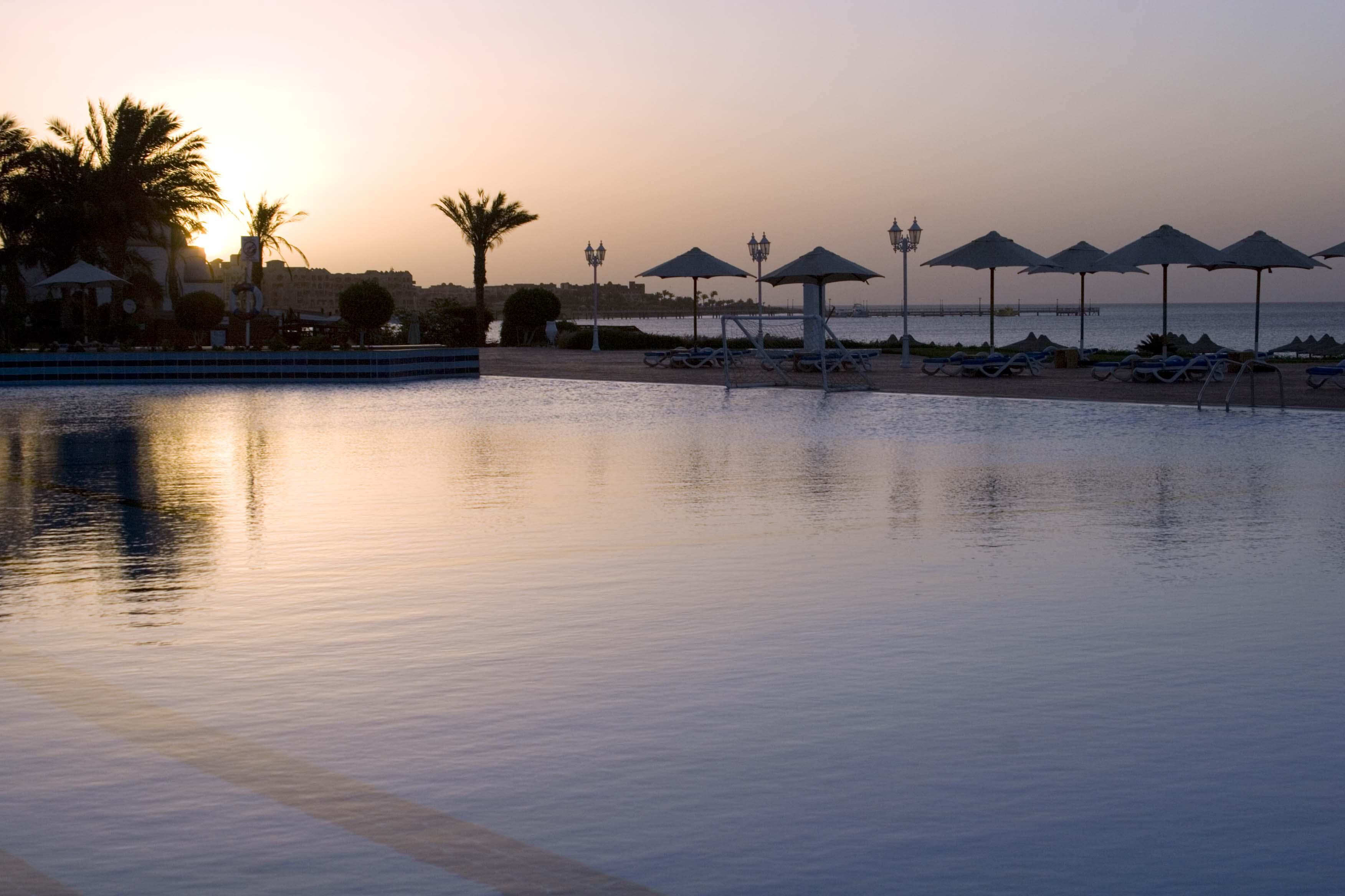 Old Palace Resort Sahl Hasheesh Hurghada Esterno foto The pool at the Dead Sea