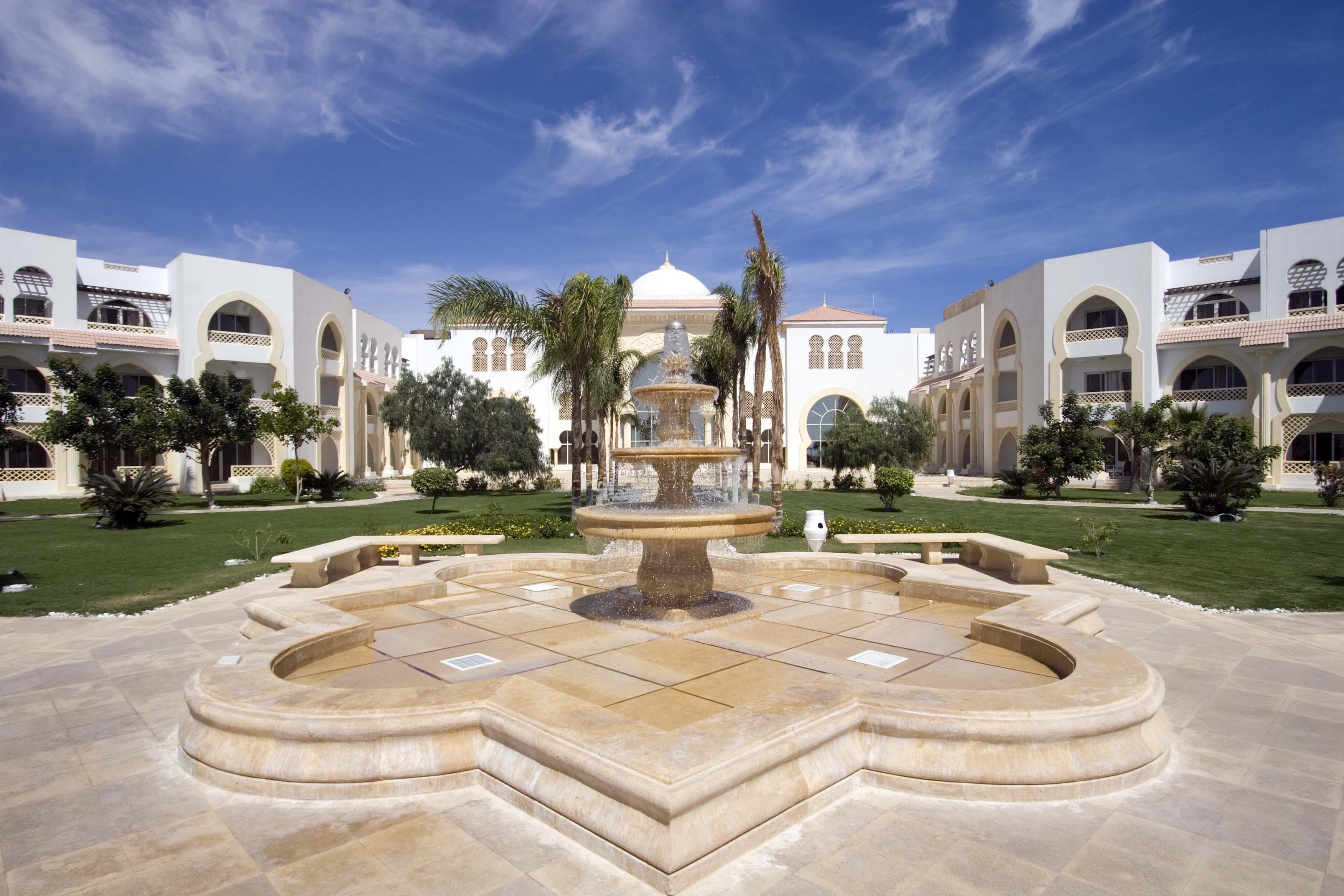 Old Palace Resort Sahl Hasheesh Hurghada Esterno foto The American University of Ras Al Khaimah