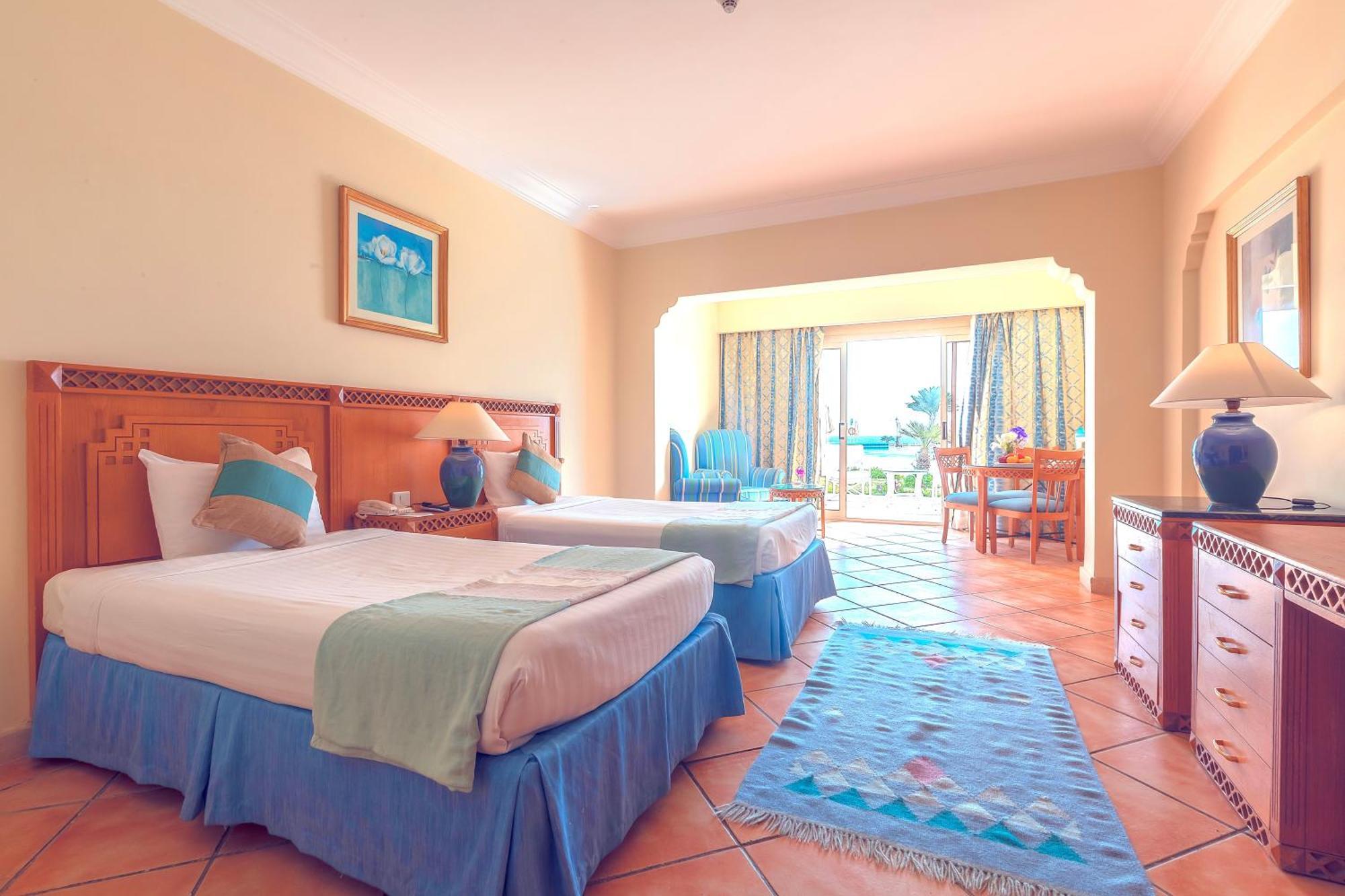 Old Palace Resort Sahl Hasheesh Hurghada Esterno foto A room at the resort